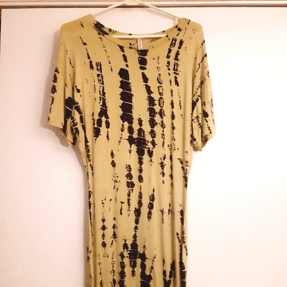 Dress - Picture 1 of 2